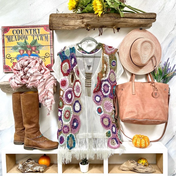 ARTISAN handcrafted crocheted vest - Picture 14 of 15
